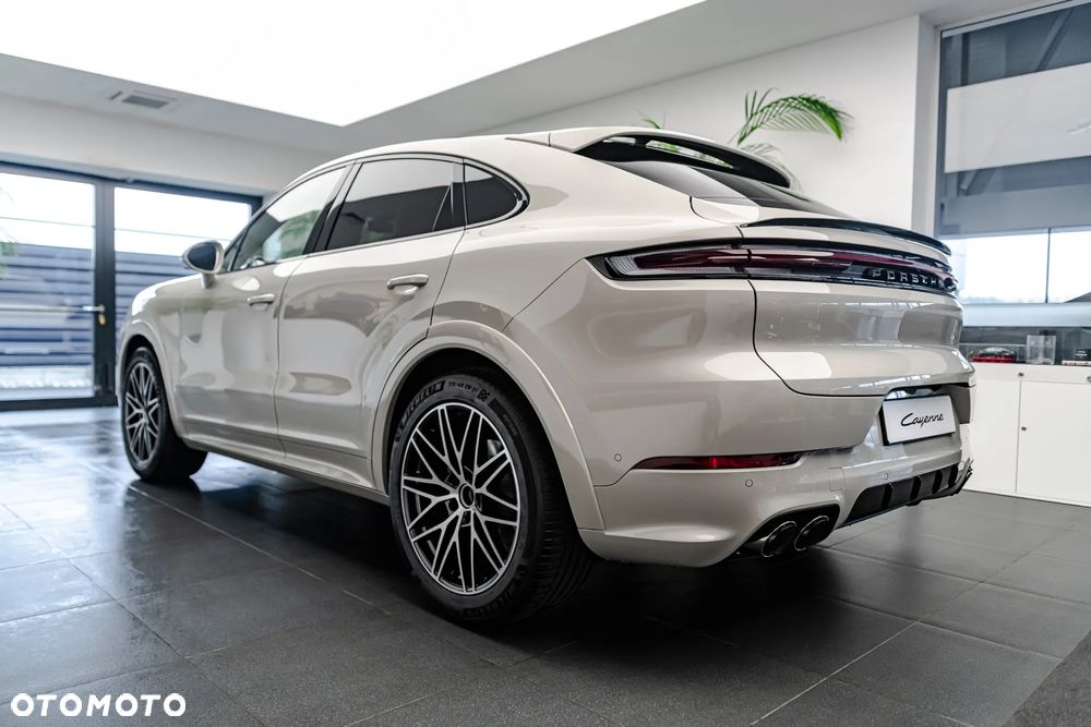 Porsche Cayenne Standard - 2