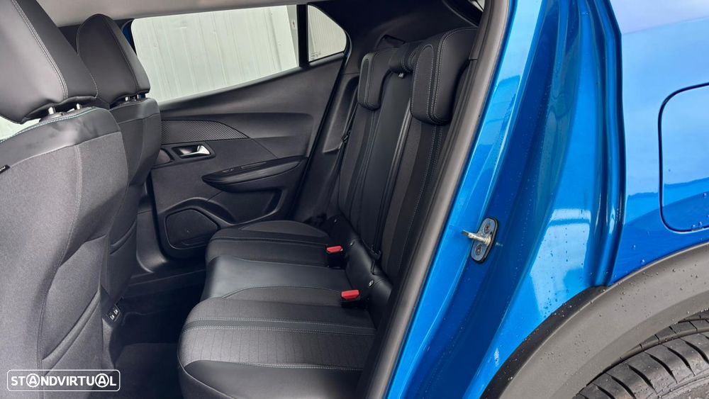 Peugeot 2008 1.5 BlueHDi Allure EAT8 - 12