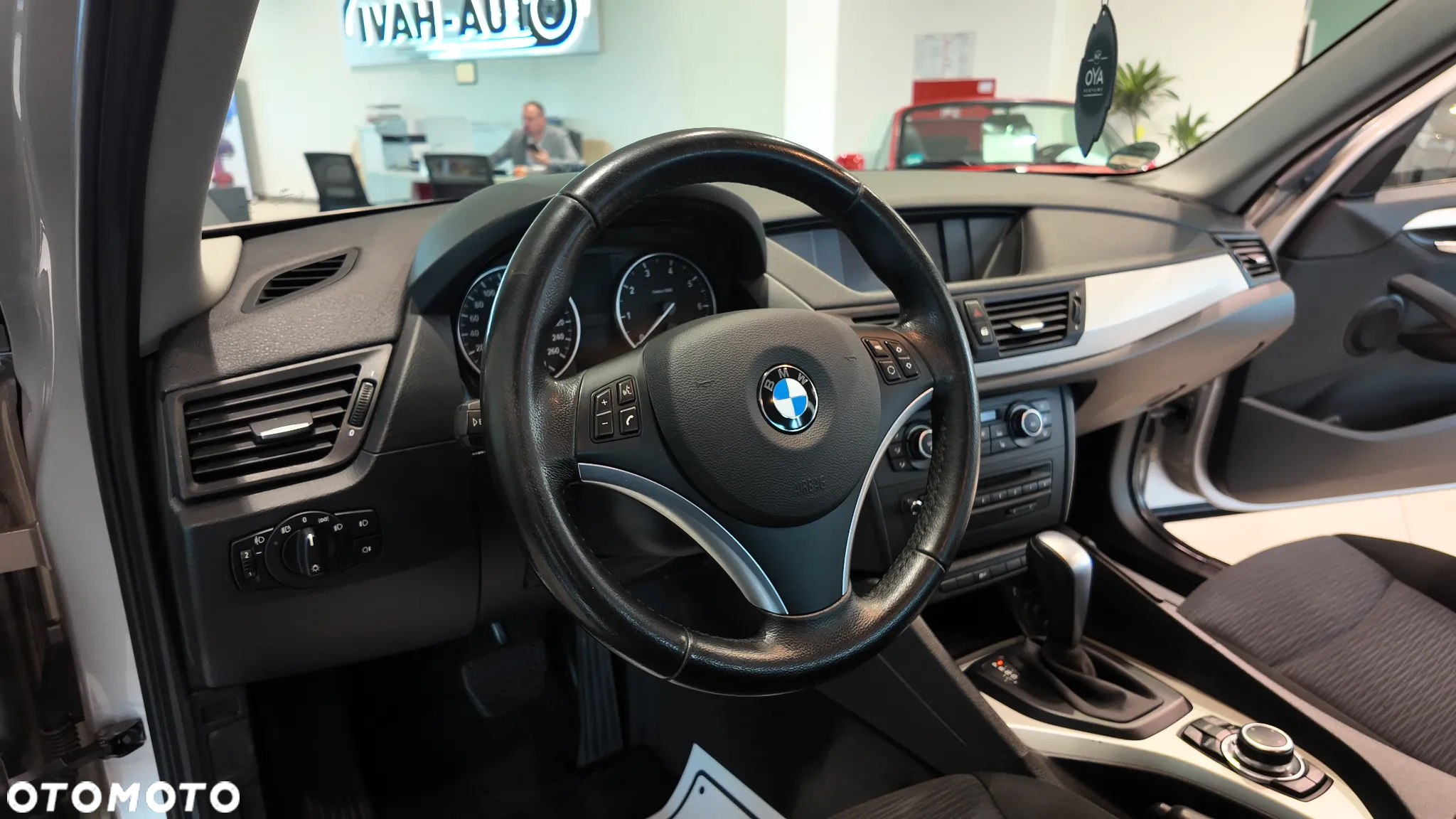 BMW X1 sDrive18i - 24
