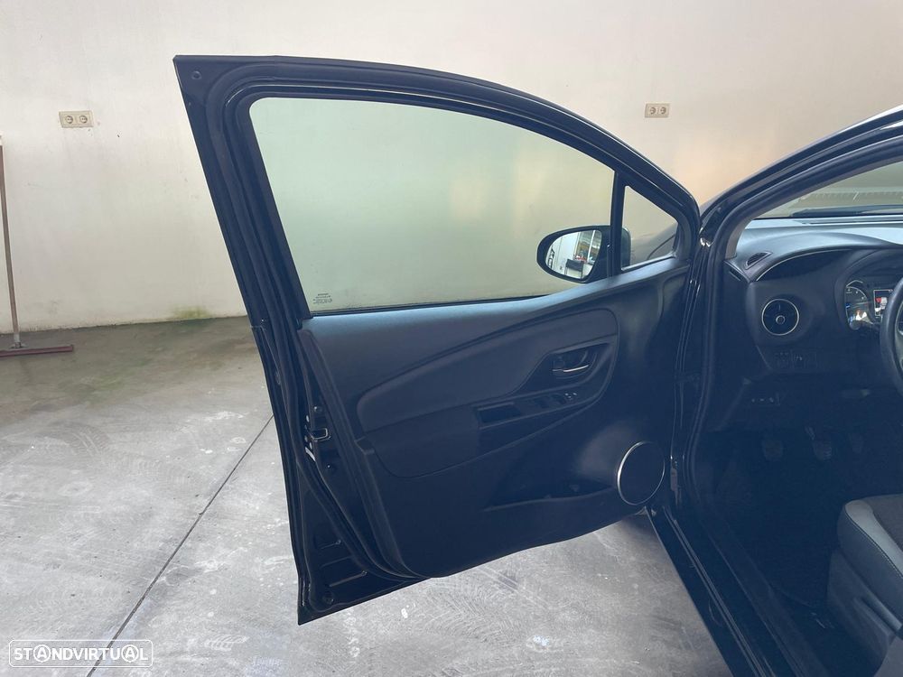 Toyota Yaris 1.5 VVT-i 20 Anos - 22