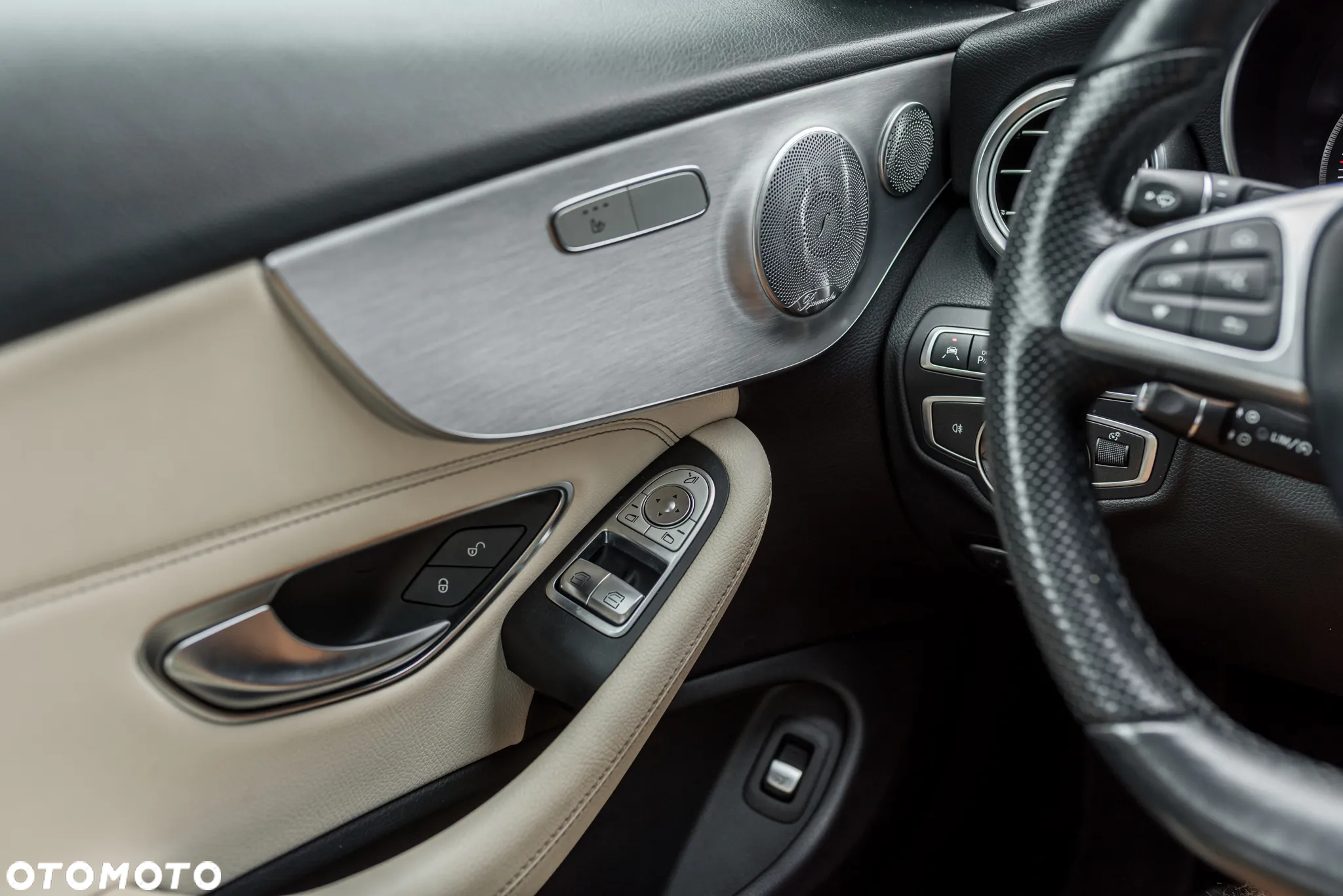 Mercedes-Benz Klasa C 300 7G-TRONIC - 37