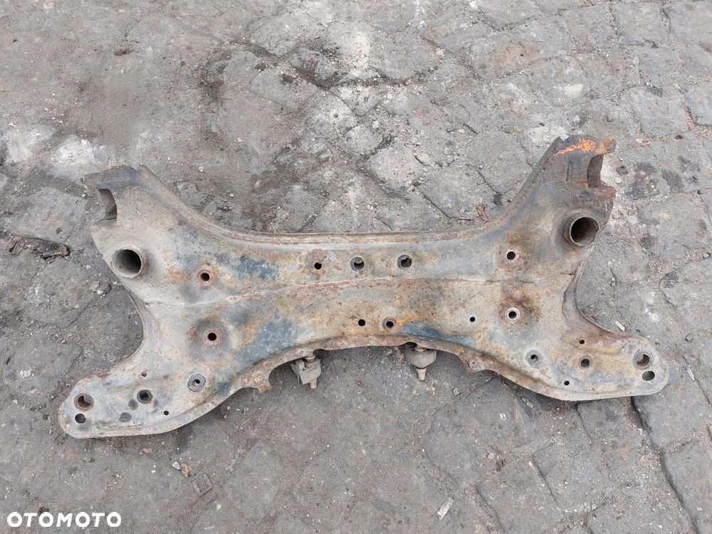 Sanki wózek PRZÓD TRAWERS BELKA PRZEDNIA TOYOTA YARIS I 99-05 1.0 B 73 KM - 4