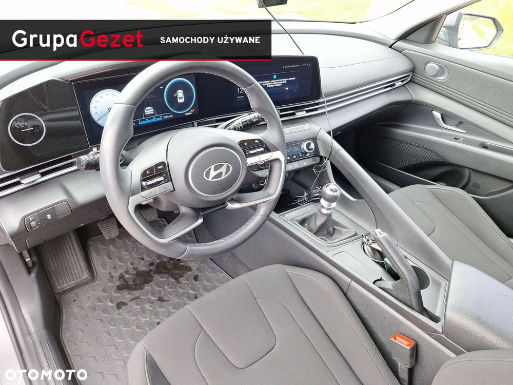 Hyundai Elantra - 9