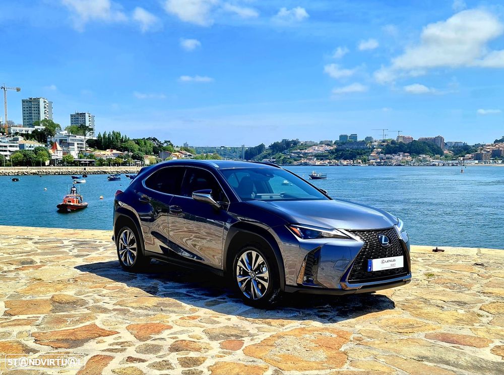 Lexus UX 250h Sport - 8