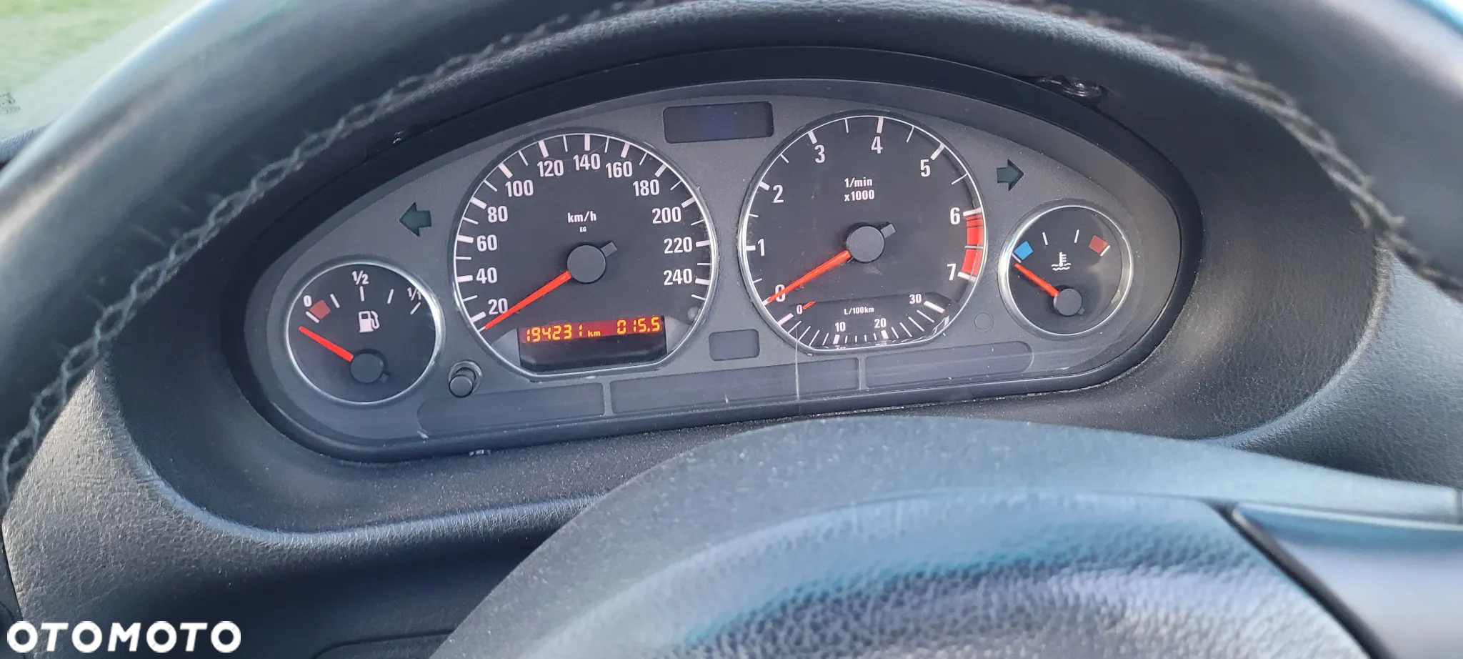 BMW Seria 3 318i Cabriolet - 11
