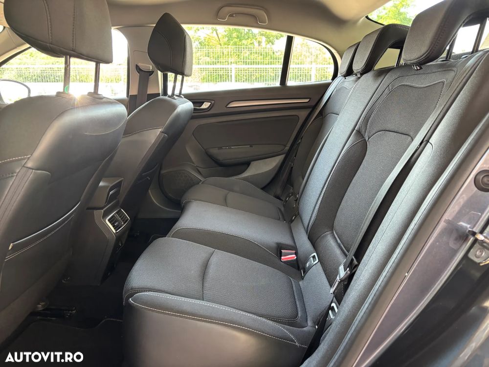 Renault Megane TCe 140 GPF LIMITED - 31