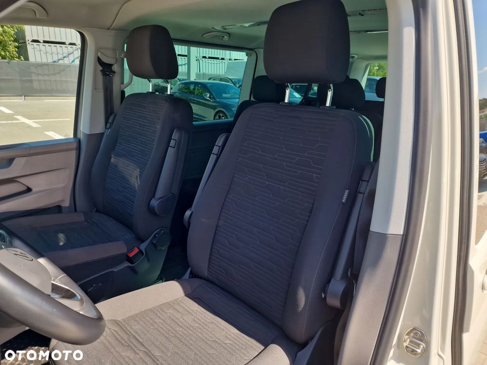 Volkswagen Caravelle - 12