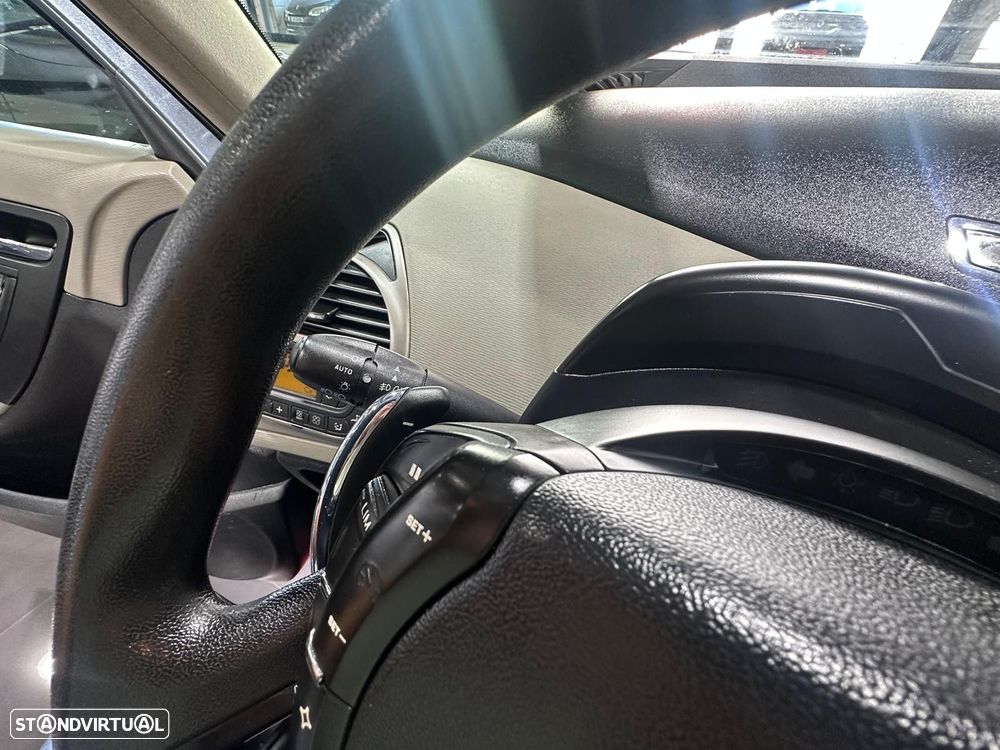 Citroën C4 Picasso - 30