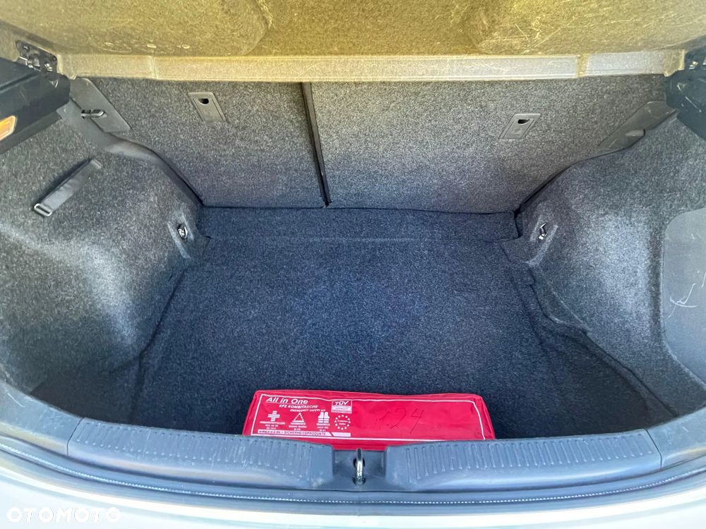 Toyota Auris 1.6 Executive - 19