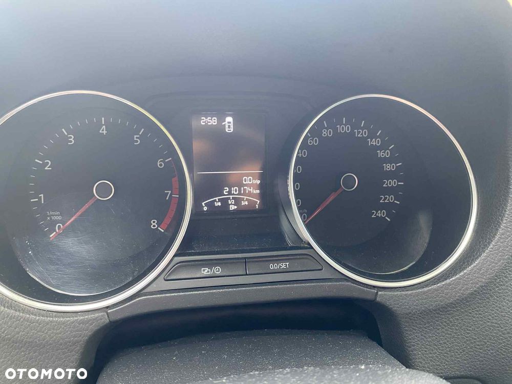 Volkswagen Polo - 12