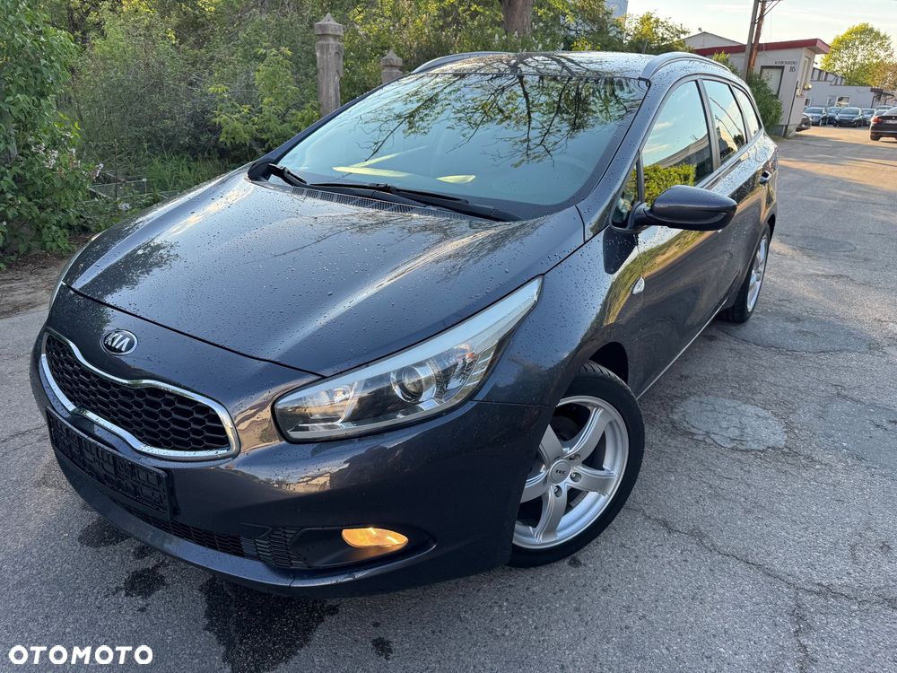 Kia Ceed 1.6 GDI ISG Dream Team Edition - 2