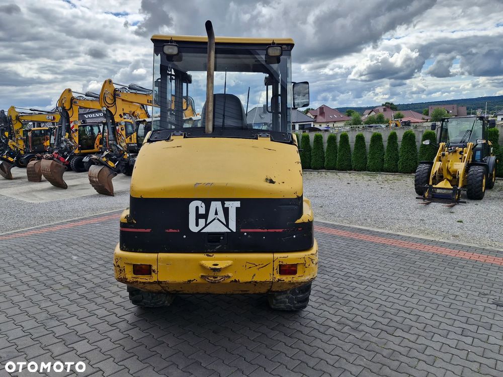 Caterpillar 906 - 6