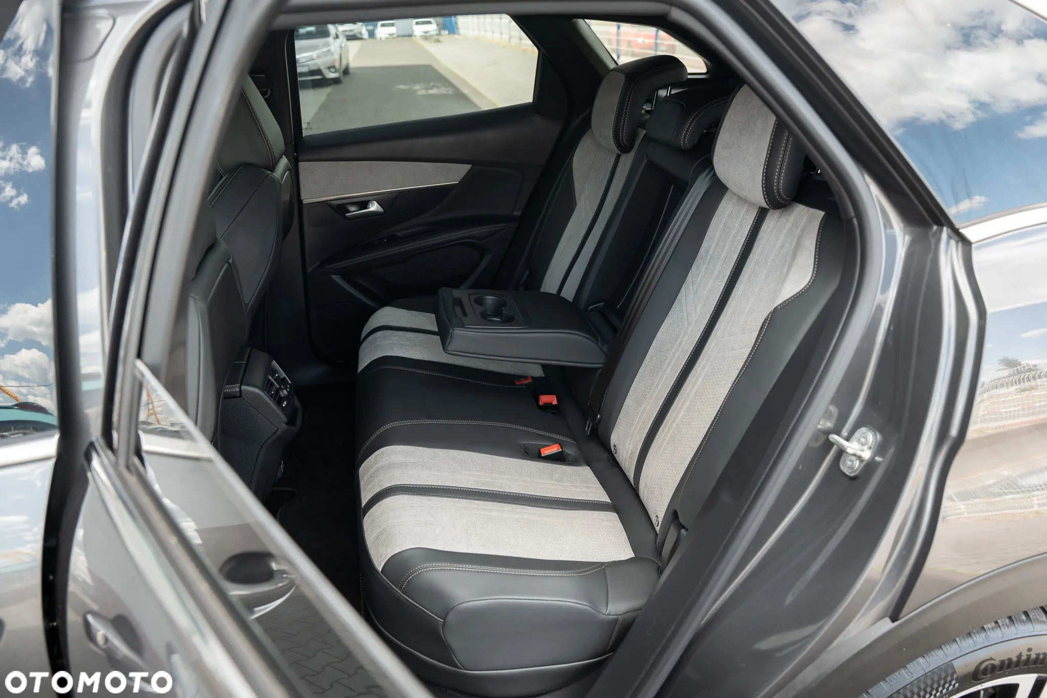 Peugeot 3008 1.6 PureTech Hybrid PHEV GT Pack S&S EAT8 - 32