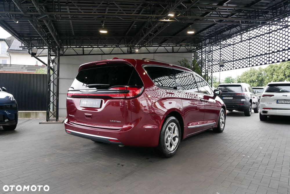 Chrysler Pacifica - 3