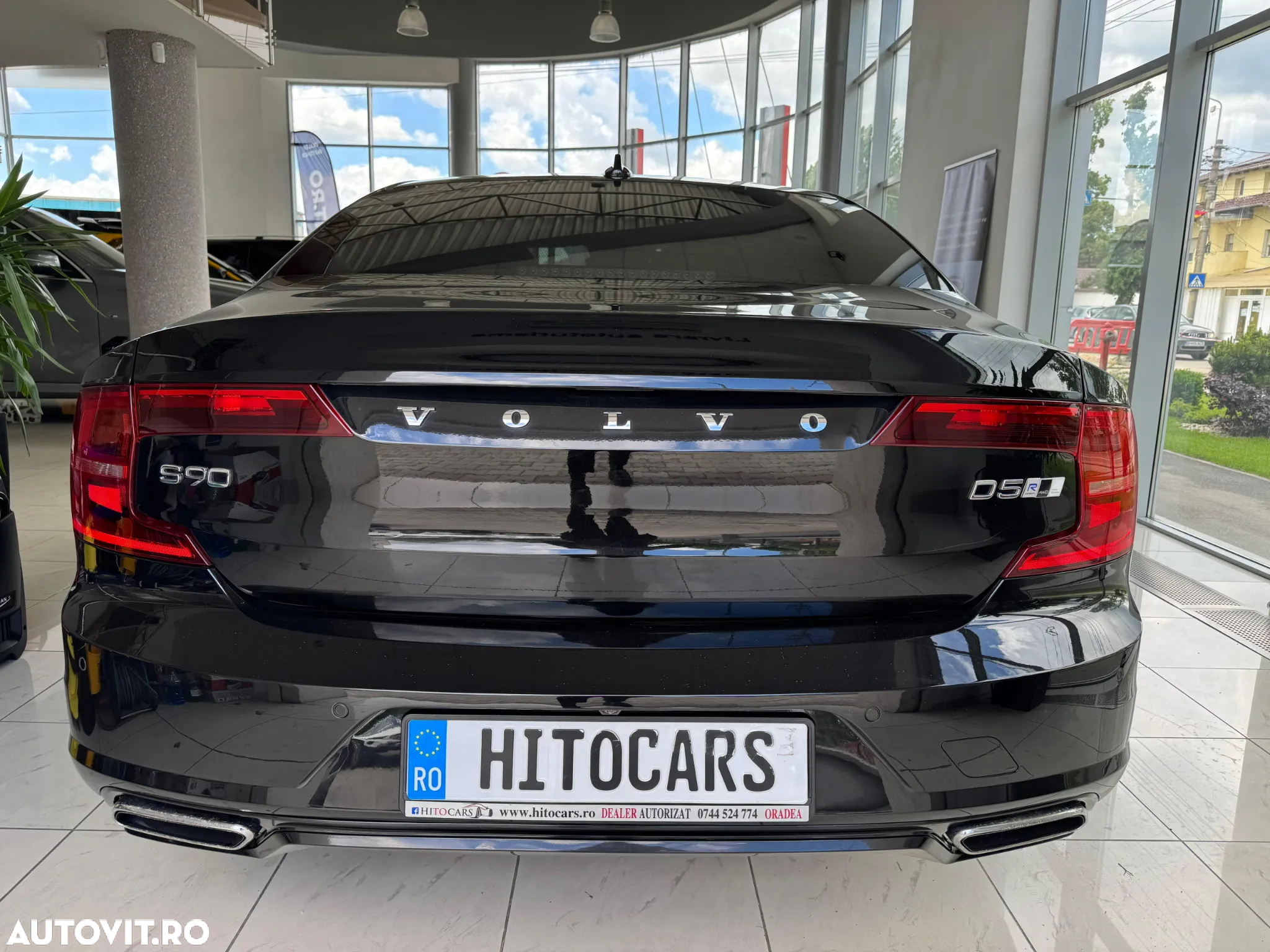 Volvo S90 D5 AWD R-Design - 4