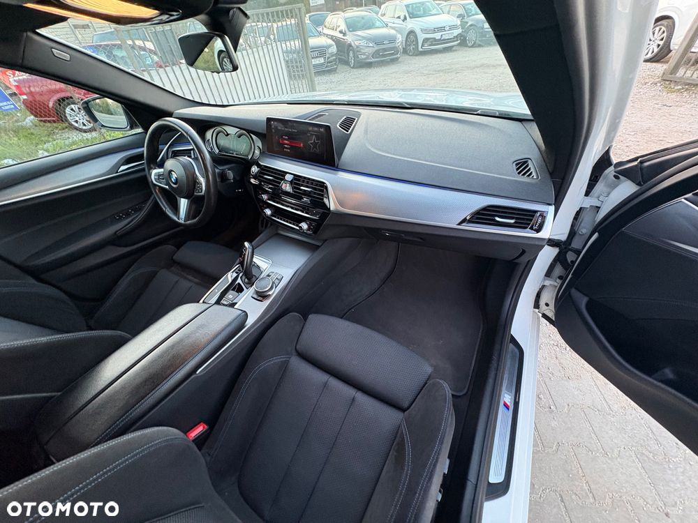 BMW Seria 5 520d M Sport sport - 26