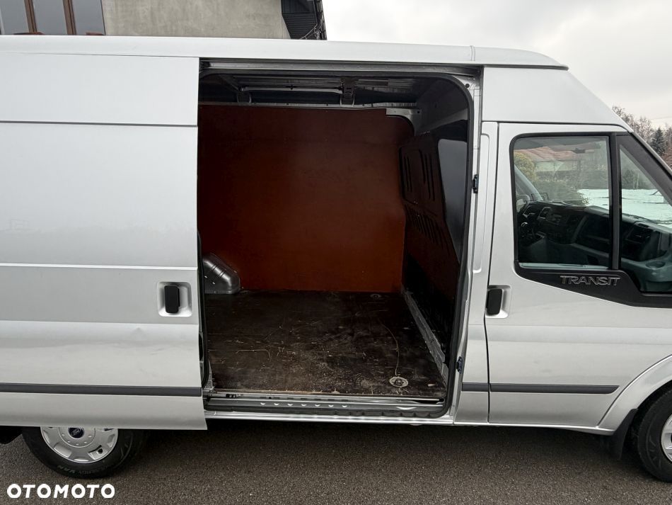 Ford Transit - 25