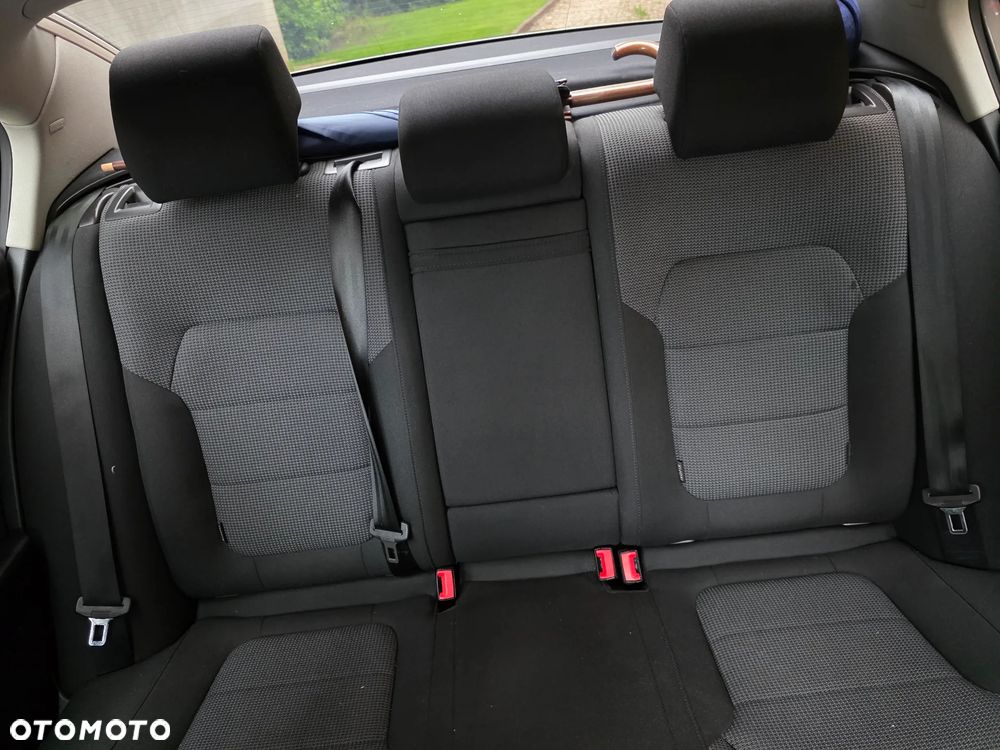 Volkswagen Passat 2.0 TDI Comfortline - 18