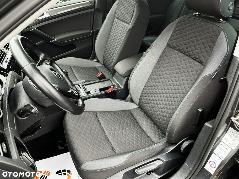 Volkswagen Golf - 9