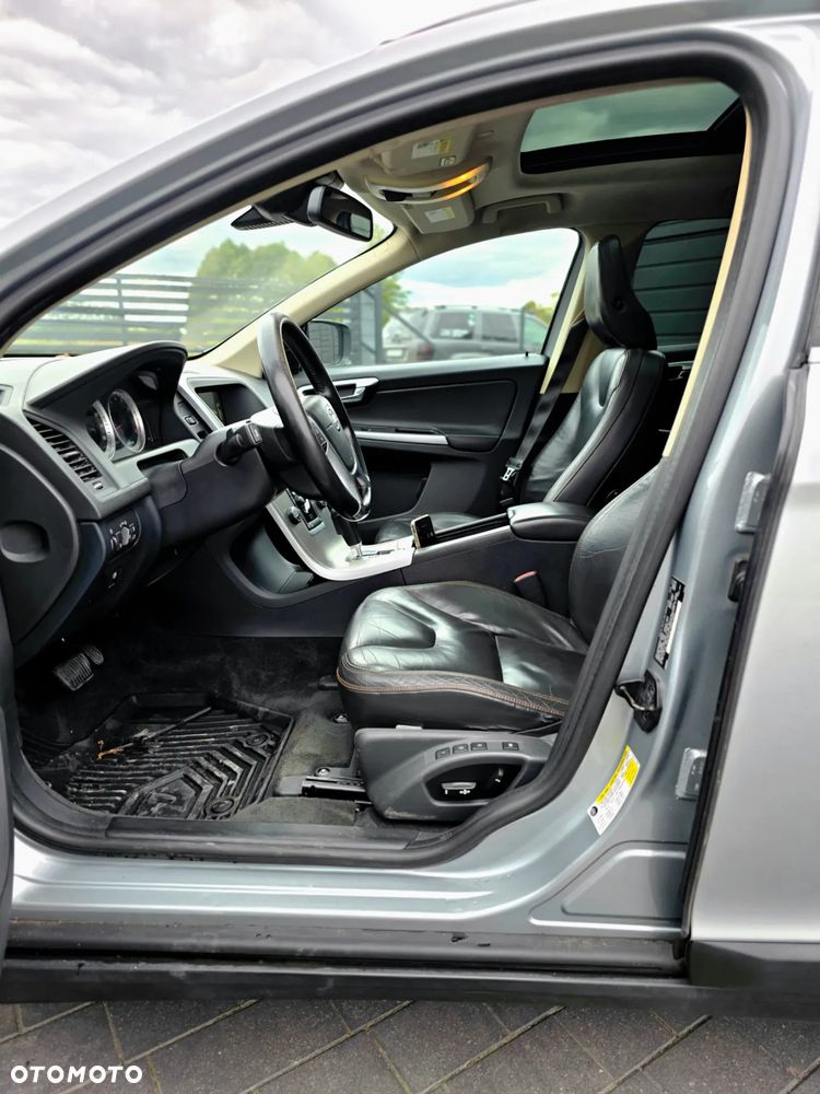 Volvo XC 60 T6 AWD Momentum - 12