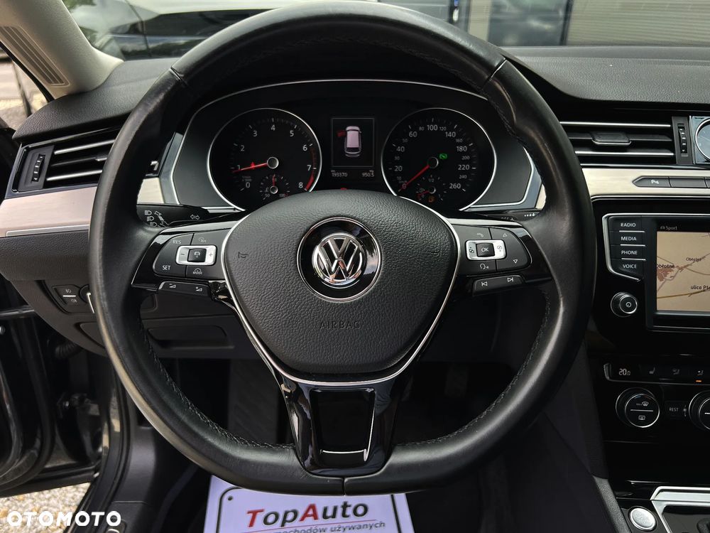 Volkswagen Passat - 24