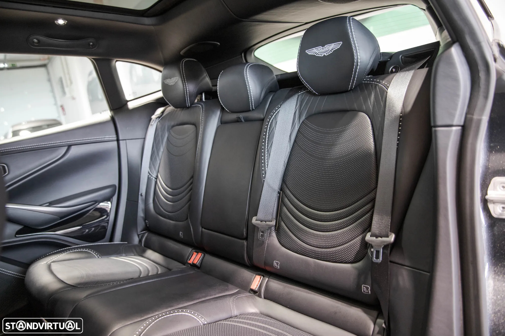 Aston Martin DBX Standard - 18