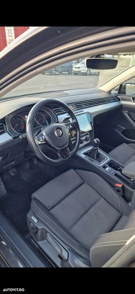 Volkswagen Passat 2.0 TDI Comfortline - 13