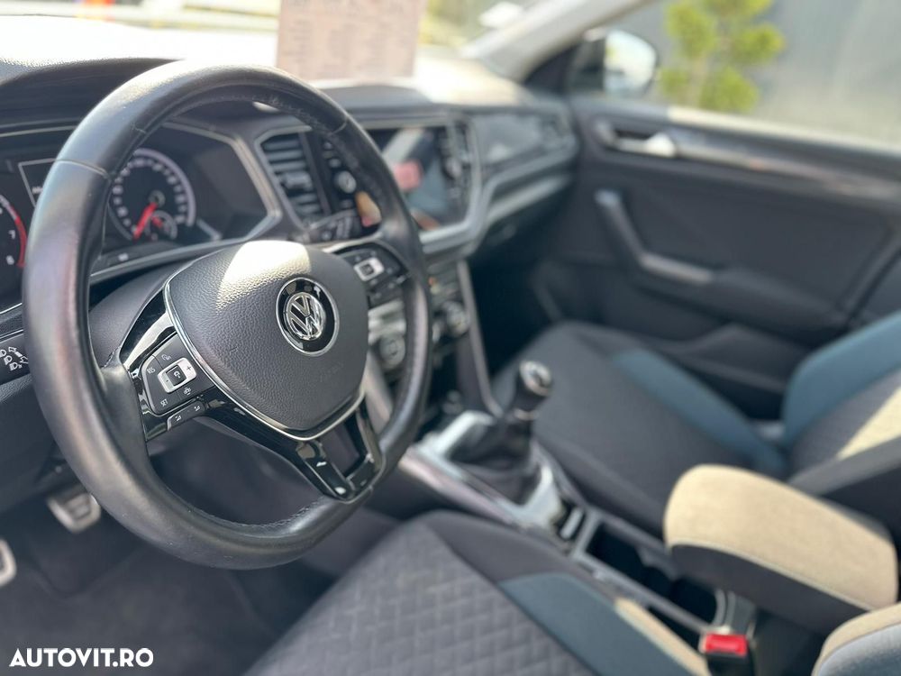Volkswagen T-Roc - 12