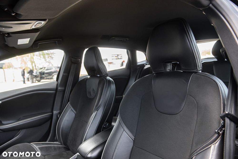 Volvo V40 D3 Geartronic RDesign - 18