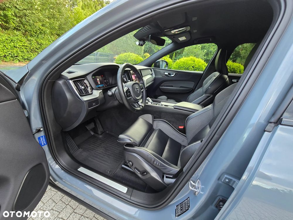 Volvo XC 60 B4 B Plus Dark - 5