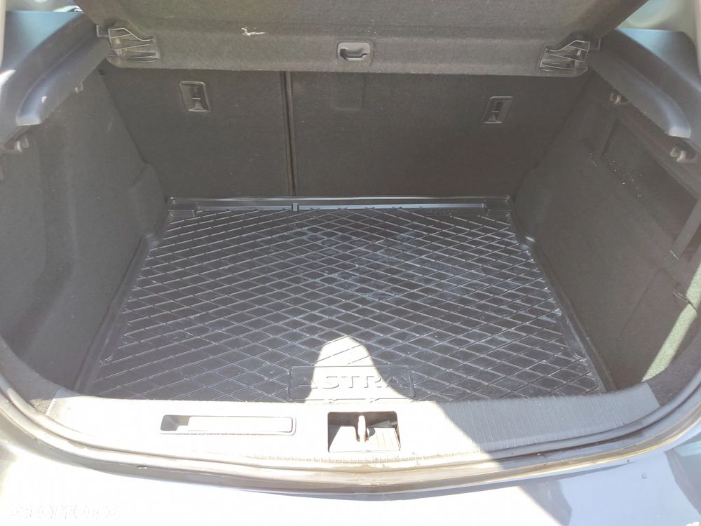 Opel Astra 1.4 Turbo Edition Sport - 28