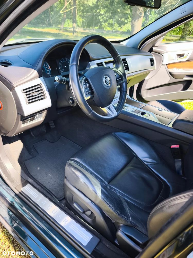 Jaguar XF - 32