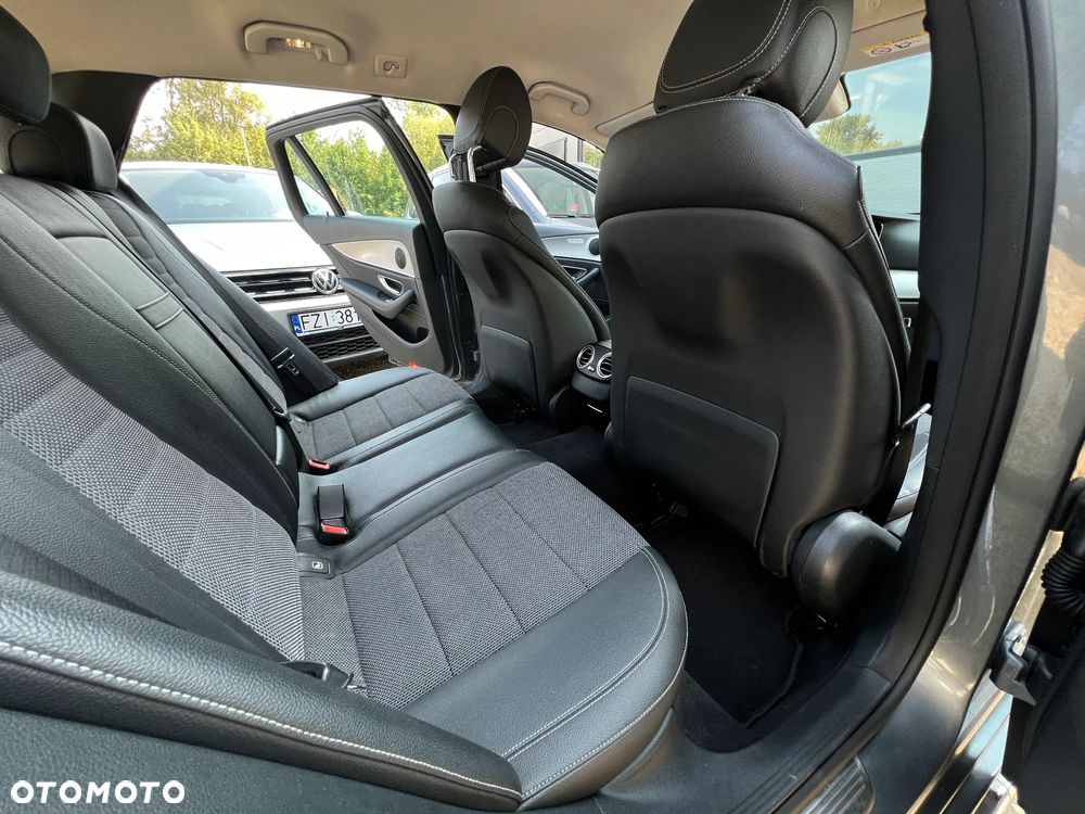 Mercedes-Benz Klasa E 220 d 9G-TRONIC - 17