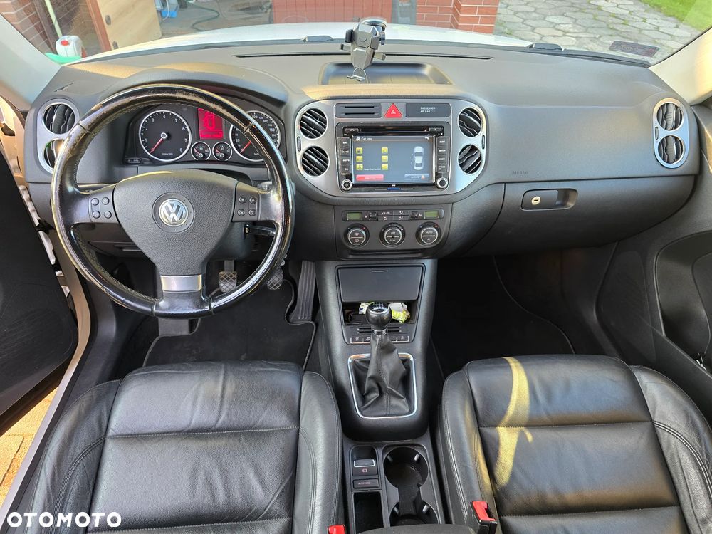 Volkswagen Tiguan - 10