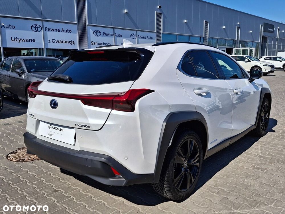 Lexus UX - 11