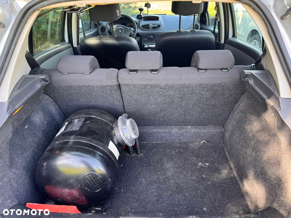 Renault Clio 1.2 16V Dynamique - 8