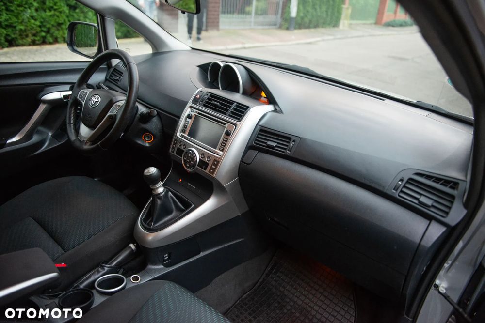 Toyota Verso 1.8 7-Sitzer Executive - 29
