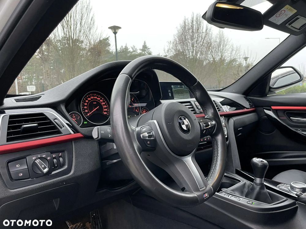 BMW Seria 3 318d Sport Line - 11