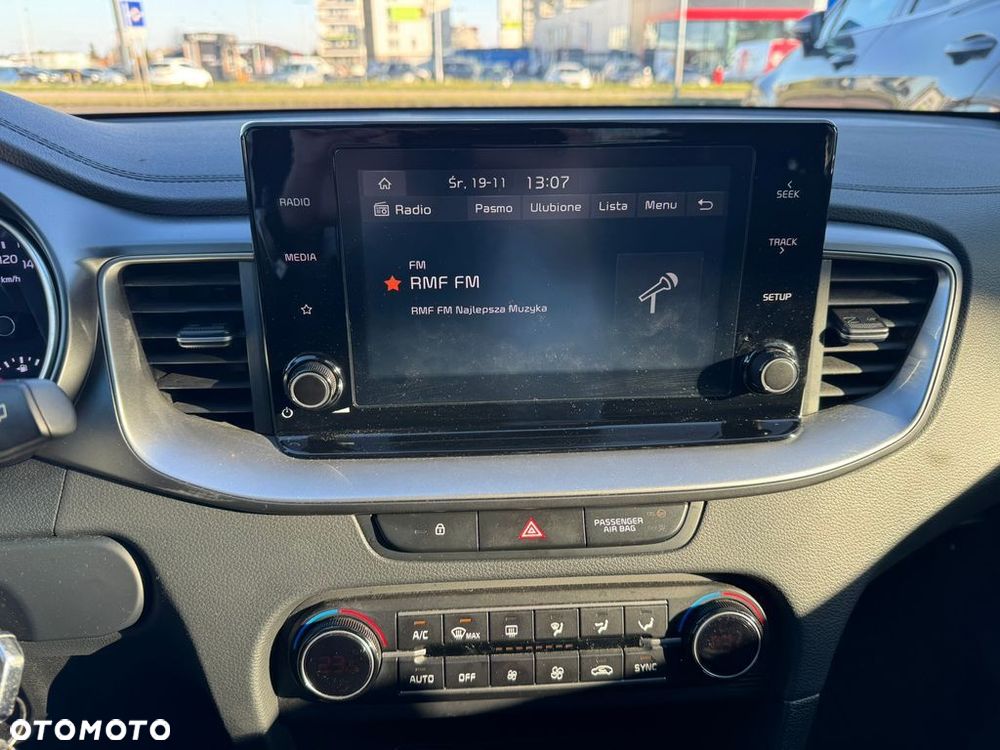 Kia Ceed 1.5 T-GDI M DCT - 11