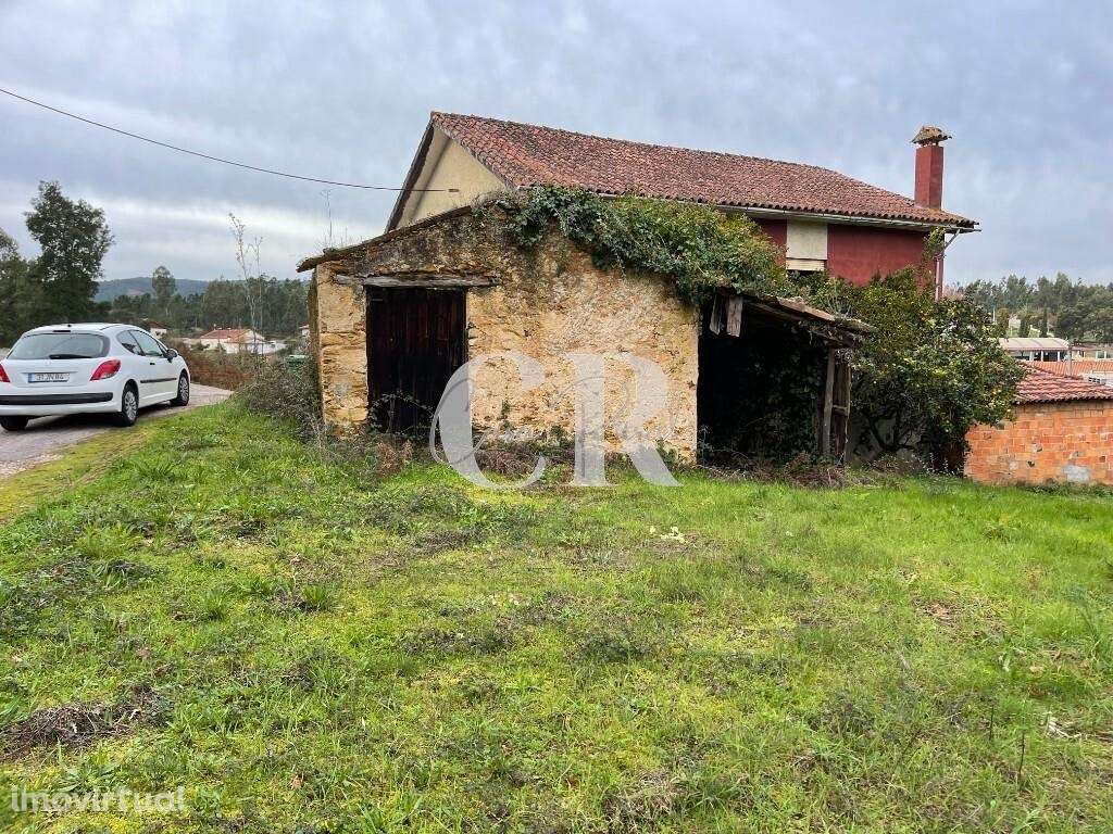 Terreno com ruínas - Grande imagem: 2/10