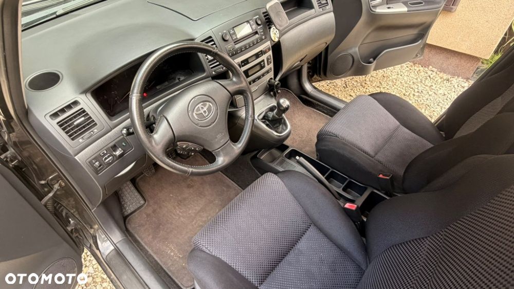 Toyota Corolla Verso - 8