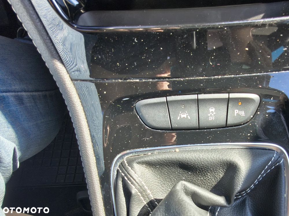 Opel Astra 1.4 Turbo - 15