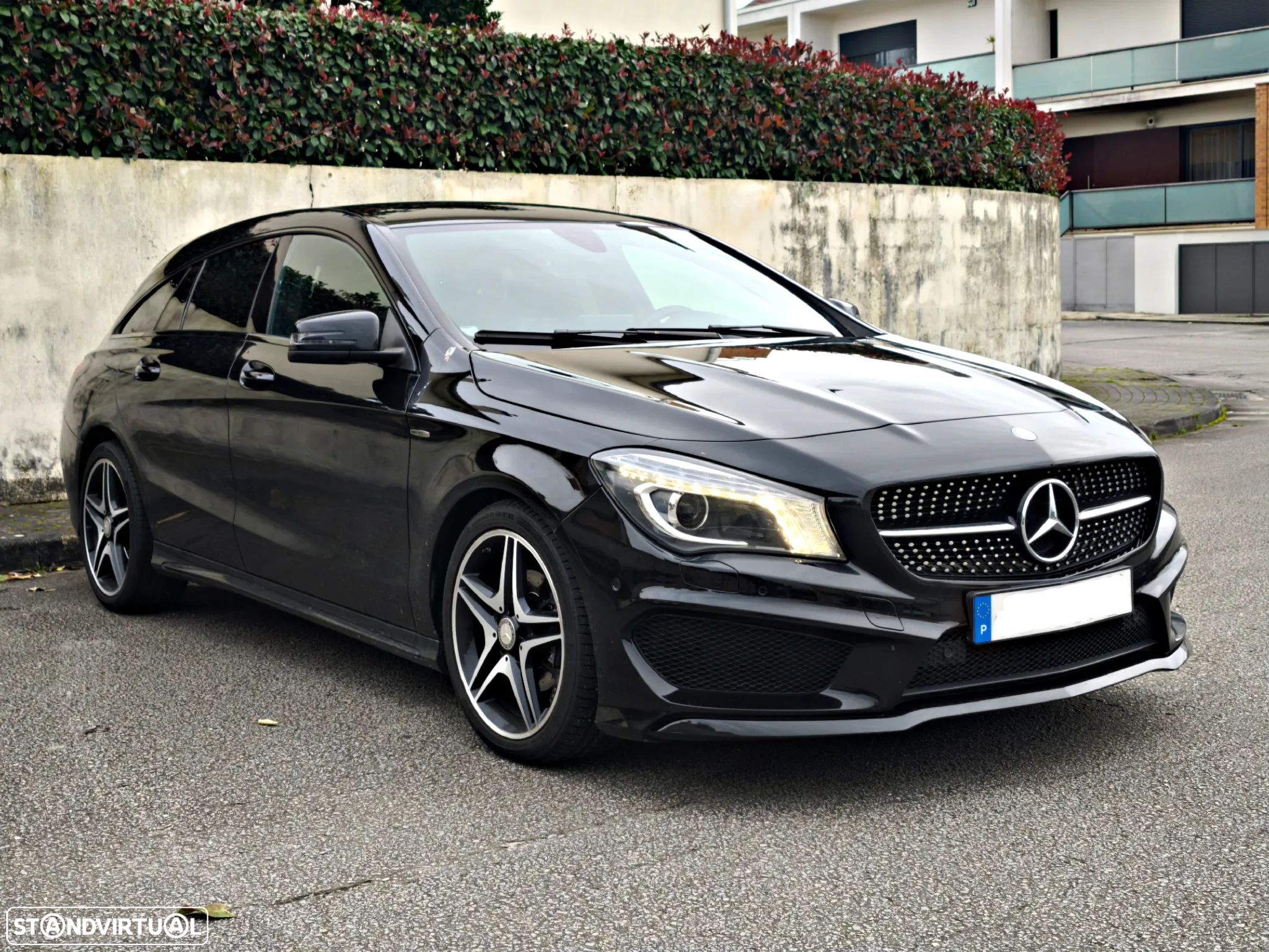 Mercedes-Benz CLA 180 d Shooting Brake AMG Line - 1