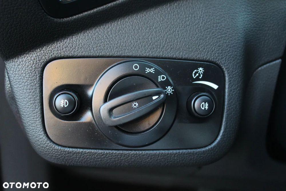 Ford Kuga 2.0 TDCi 2x4 Titanium - 30