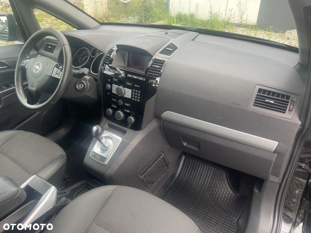 Opel Zafira 1.8 Cosmo Easytronic - 25