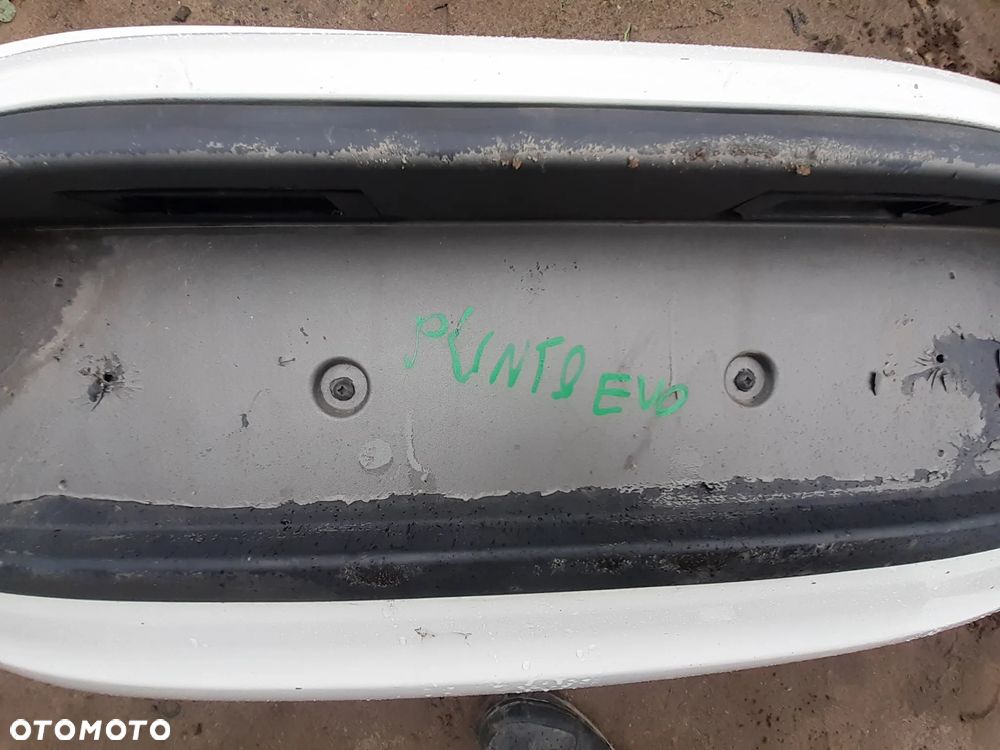FIAT PUNTO EVO ZDERZAK TYŁ - 2
