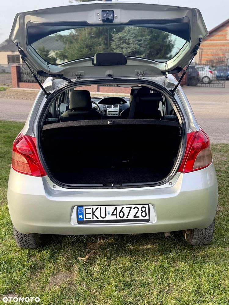 Toyota Yaris 1.3 Prestige - 9