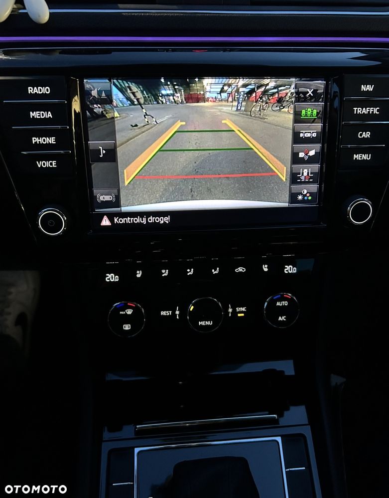 Skoda Superb 2.0 TDI L&K DSG - 19