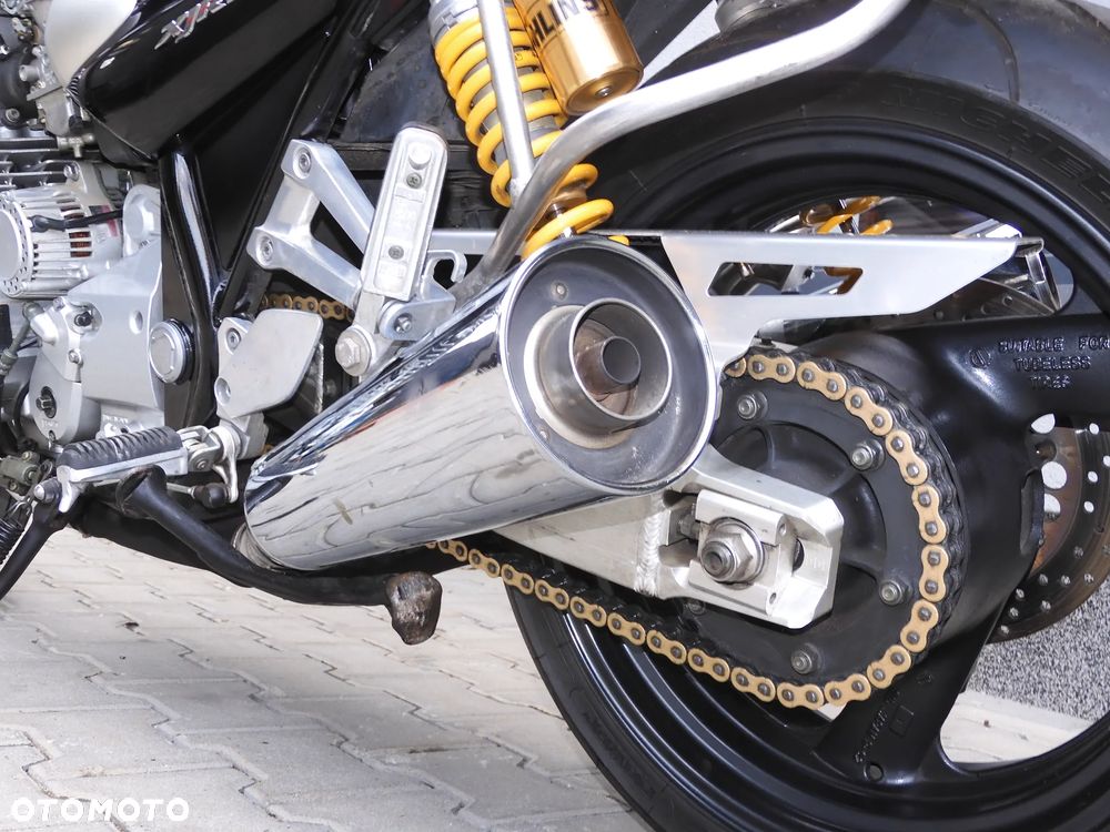 Yamaha XJR - 26