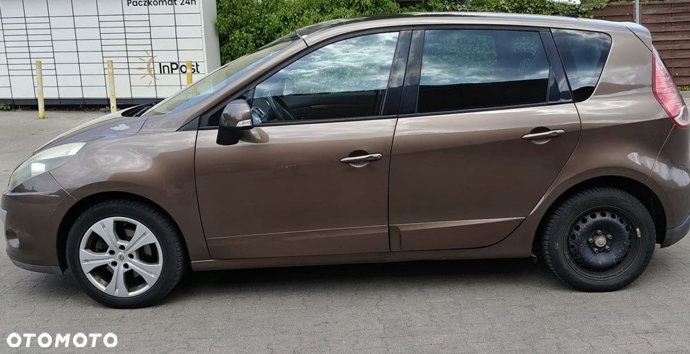Renault Scenic 1.6 16V 110 Authentique - 11